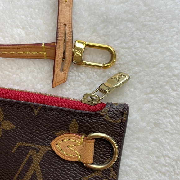Authentic 💯! Louis Vuitton MM pouch - Picture 3 of 12